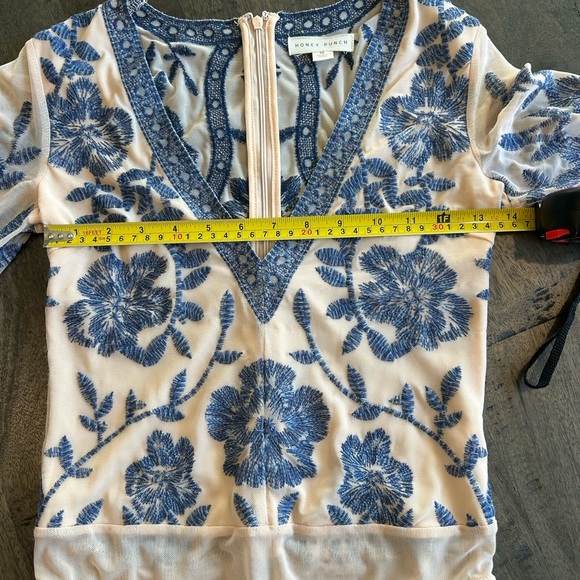 💥SOLD💥Honey Punch Floral Embroidered Bodysuit - Picture 6 of 6